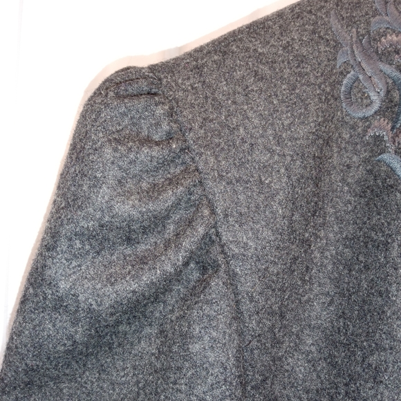 Escada Gray Wool Flannel Jacket w/ Embroidery Detail Open Front Size 8 / 38 - Picture 9 of 15